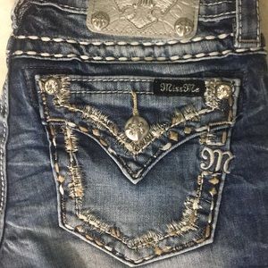 MUST SELL! Buckle miss me jeans. Make me an offer!